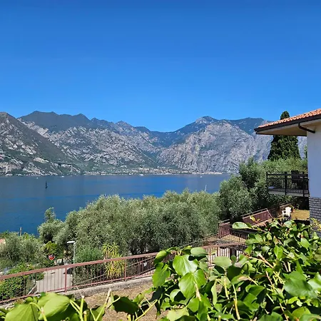 Panoramic View & Garden Apartment